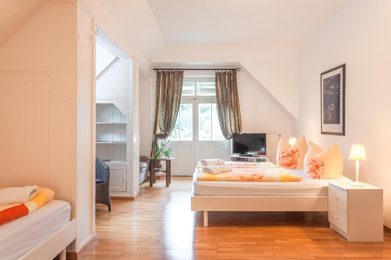 Gaestehaus Villa Rose Durrrohrsdorf エクステリア 写真